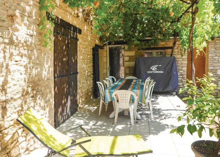 بيت للعطل 4 Bedroom Gorgeous In Pujaut